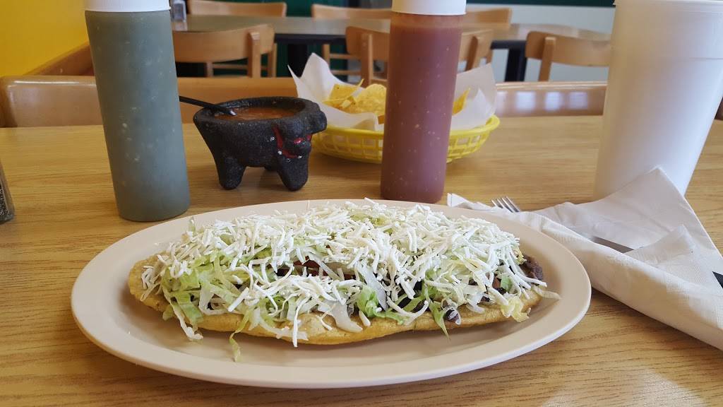 Los Huaraches | restaurant | 3482 Milwaukee Ave, Northbrook, IL 60062, USA | 8478278653 OR +1 847-827-8653