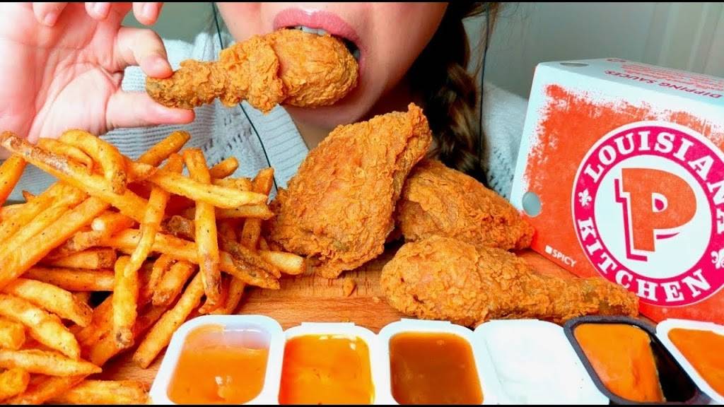 Popeyes Louisiana Kitchen | restaurant | 40 W Midlothian Blvd, Youngstown, OH 44507, USA | 3307829400 OR +1 330-782-9400