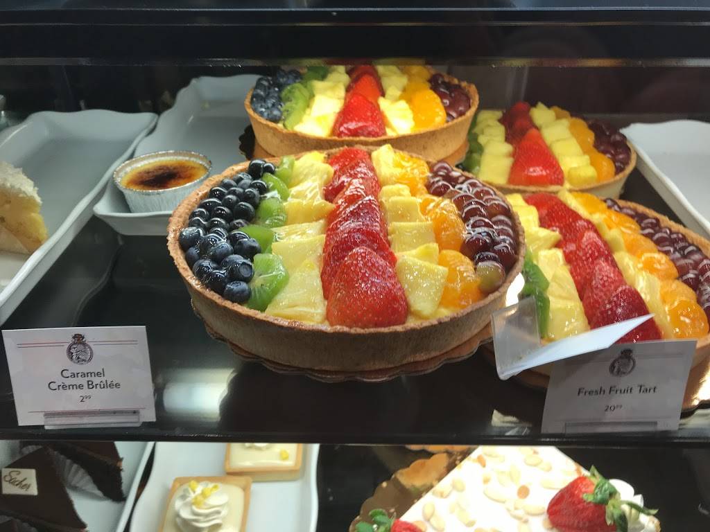 la Madeleine French Bakery & Café Town & Country | cafe | 770 West Sam Houston Pkwy N Suite 100, Houston, TX 77024, USA | 7134657370 OR +1 713-465-7370