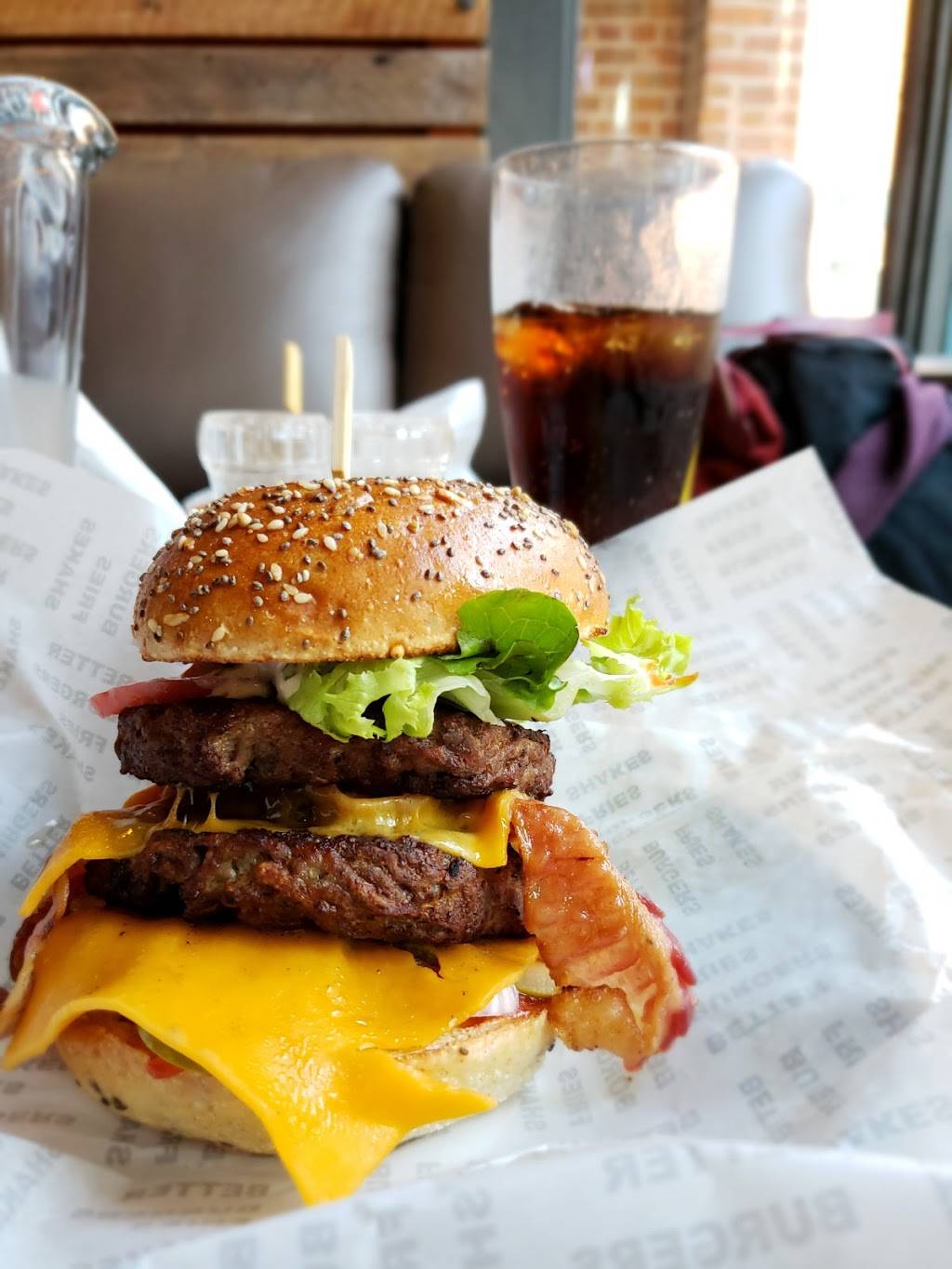 South St. Burger | restaurant | 260 King St E, Toronto, ON M5A 4L5, Canada | 4163611111 OR +1 416-361-1111