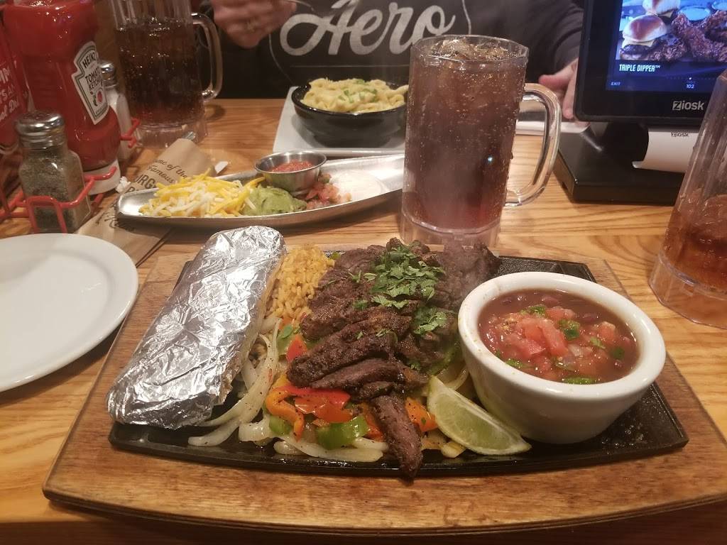 Chilis Grill & Bar | meal takeaway | 1281 US-31, Greenwood, IN 46142, USA | 3178816991 OR +1 317-881-6991