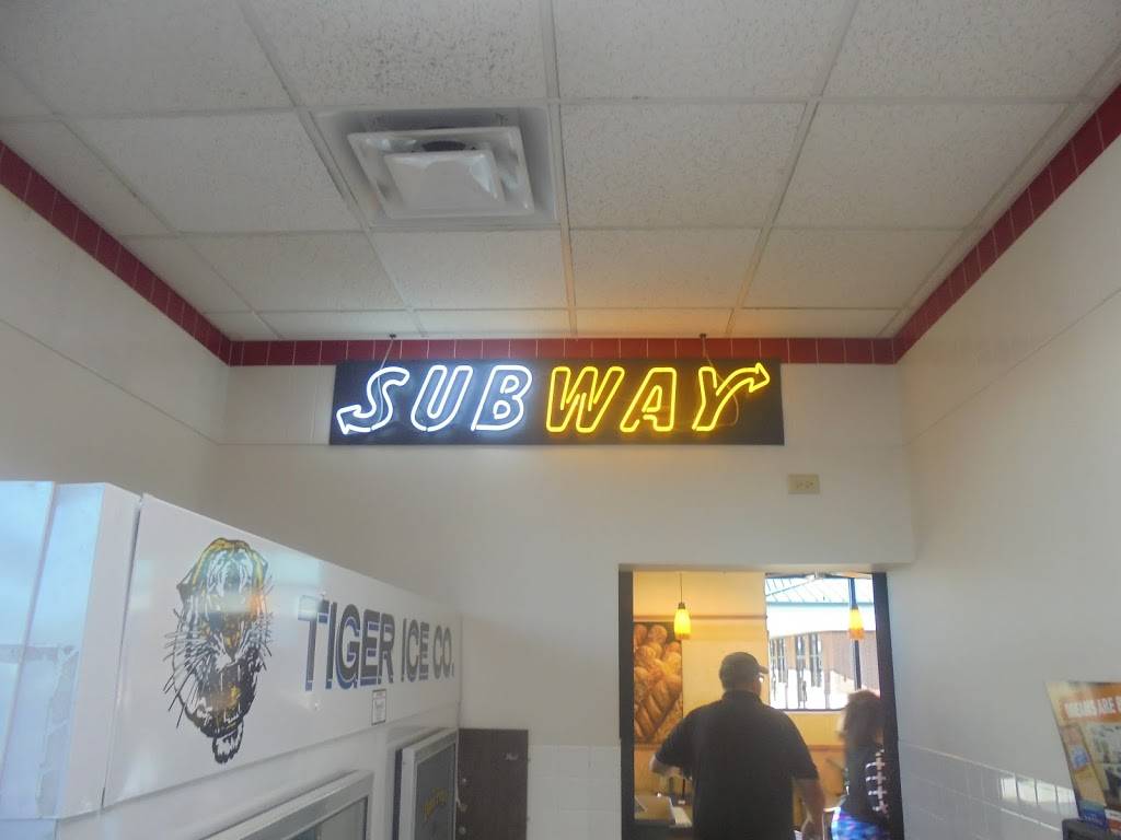 Subway | restaurant | 5612 E St Charles Rd, Columbia, MO 65202, USA | 5738869995 OR +1 573-886-9995