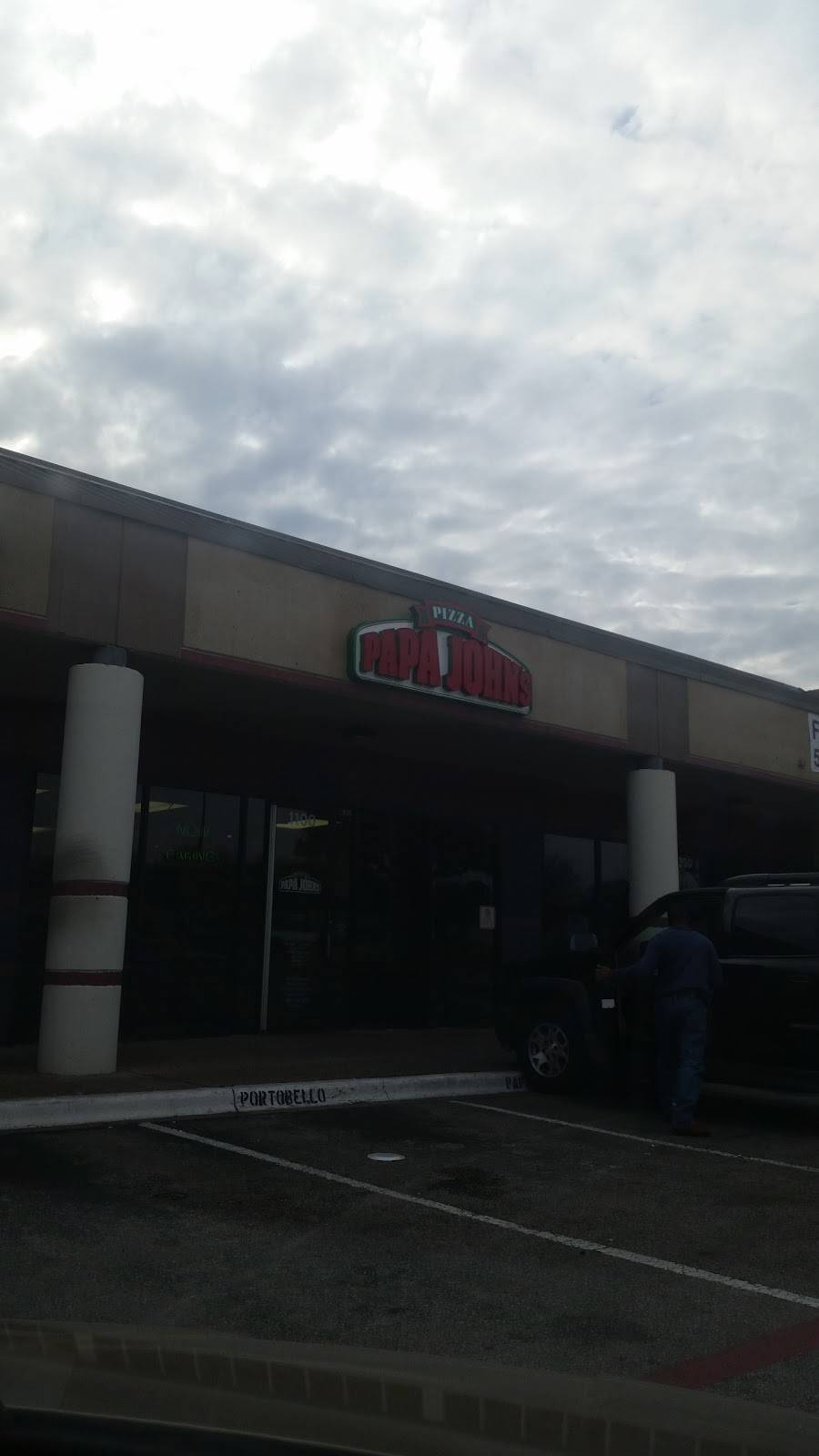 Papa Johns Pizza | restaurant | 2113 Wells Branch Pkwy, Austin, TX 78728, USA | 5122517272 OR +1 512-251-7272