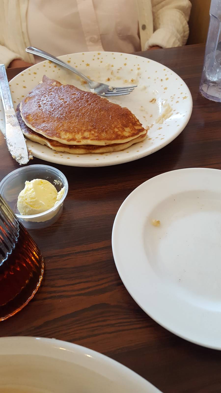 Hessville Restaurant | restaurant | 6737 Kennedy Ave, Hammond, IN 46323, USA | 2198441301 OR +1 219-844-1301