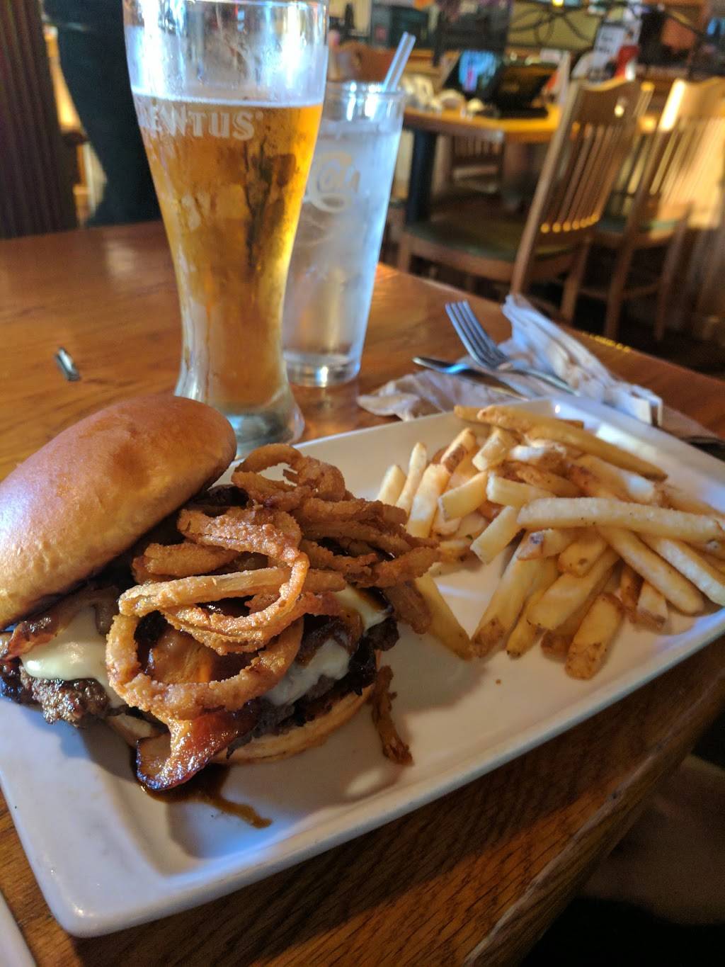 Applebees Grill + Bar | restaurant | 521 N McKinley St, Corona, CA 92879, USA | 9513711995 OR +1 951-371-1995