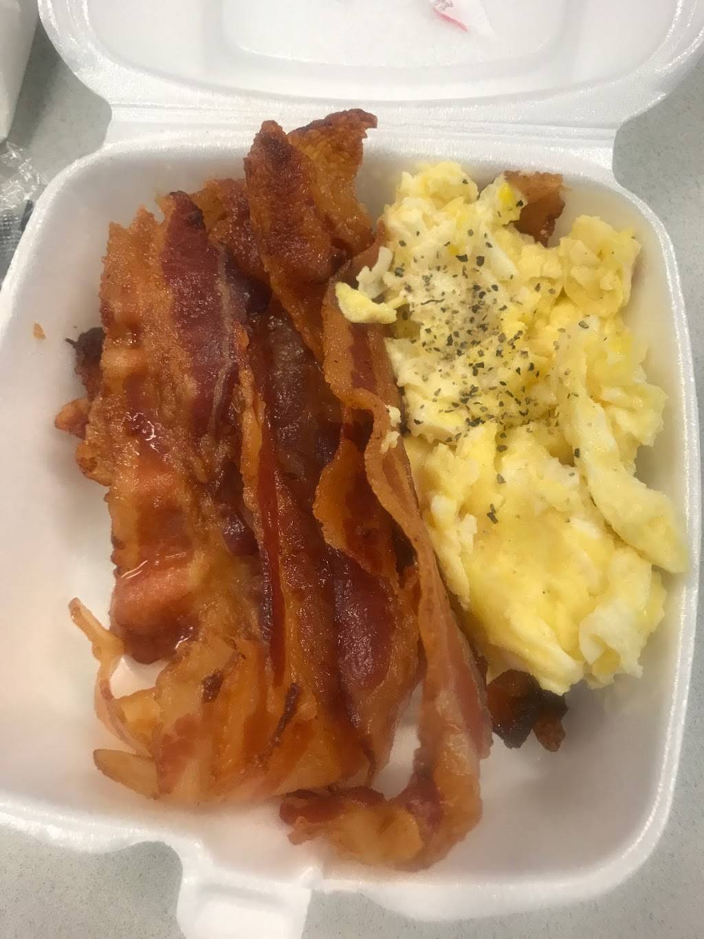 Mama’s diner | restaurant | 5745 Baltimore Ave, Philadelphia, PA 19143, USA | 2154761624 OR +1 215-476-1624