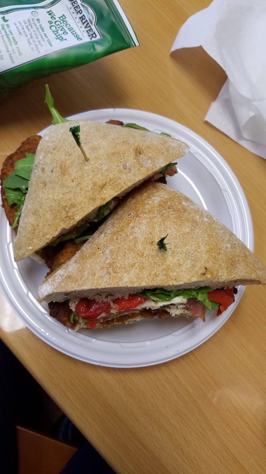 Super Sandwich | meal takeaway | 702 Bridgeport Ave, Shelton, CT 06484, USA | 2039440922 OR +1 203-944-0922