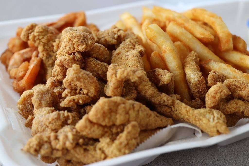 Sharks Fish & Chicken | restaurant | 1226 Veterans Pkwy, Columbus, GA 31901, USA | 7063224395 OR +1 706-322-4395