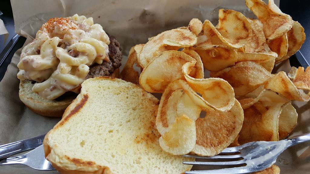 Mr Brews Taphouse | restaurant | 201 S Riverheath Way Suite 1100, Appleton, WI 54915, USA | 9208153516 OR +1 920-815-3516