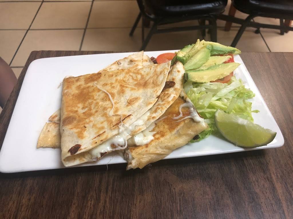 Taqueria La Fogata | restaurant | 4623 S 33rd St, Omaha, NE 68107, USA | 4024037826 OR +1 402-403-7826