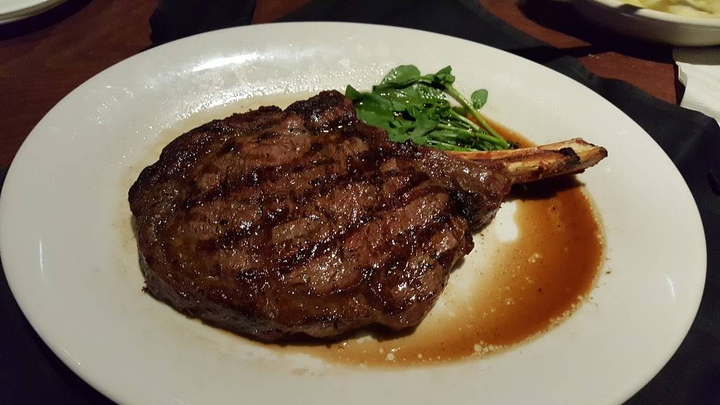 Shulas Steak House | restaurant | 301 E North Water St, Chicago, IL 60611, USA | 3126700788 OR +1 312-670-0788