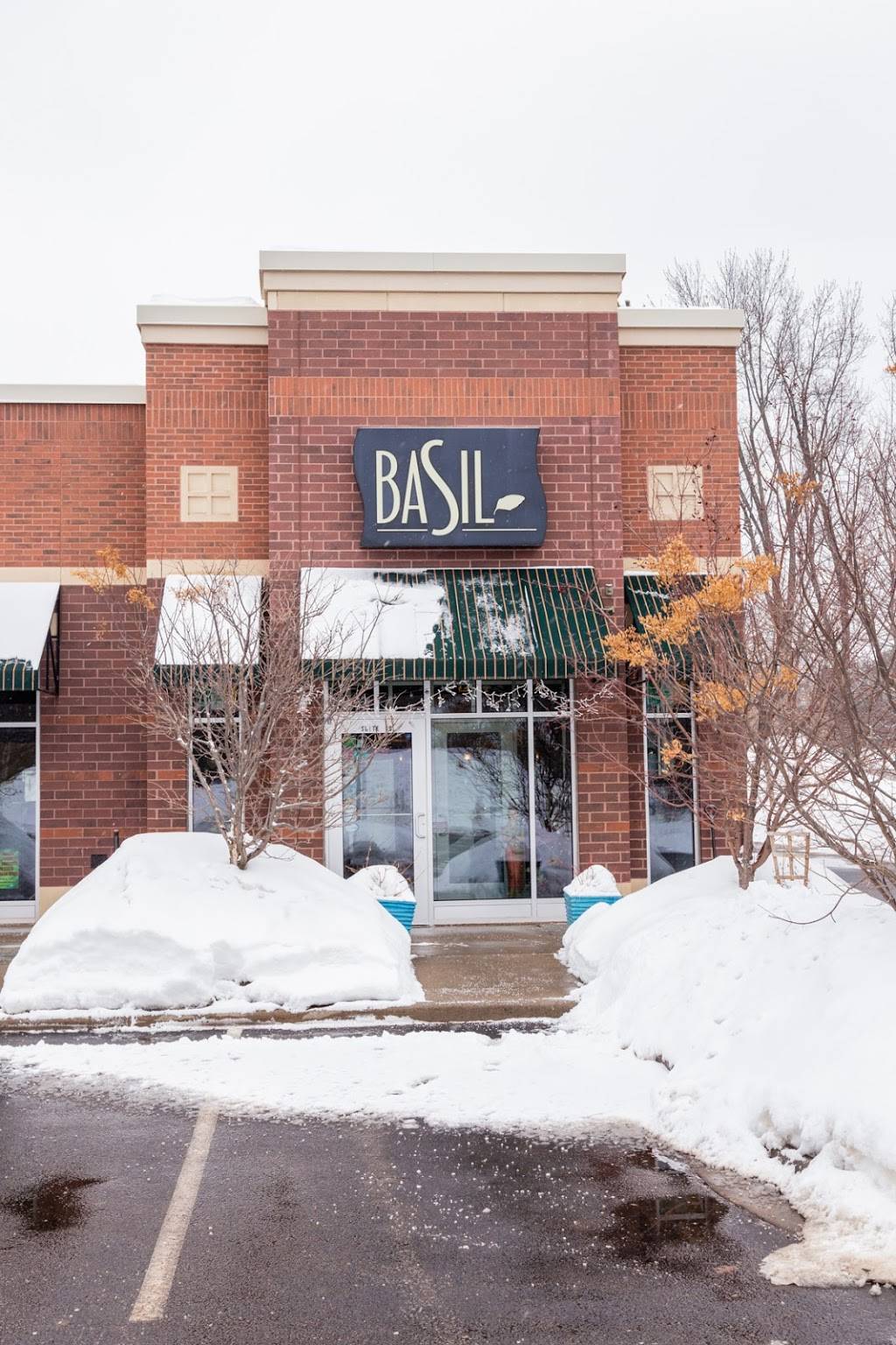 Basil | restaurant | 2106 Schofield Ave, Weston, WI 54476, USA | 7152980677 OR +1 715-298-0677