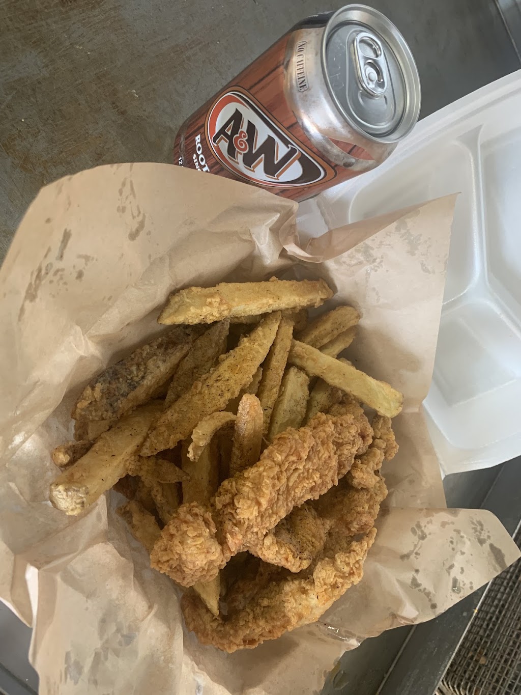 Fried chicken and more now delivering | restaurant | 1301 Tom Foy Blvd, Bayard, NM 88023, USA | 5755374995 OR +1 575-537-4995