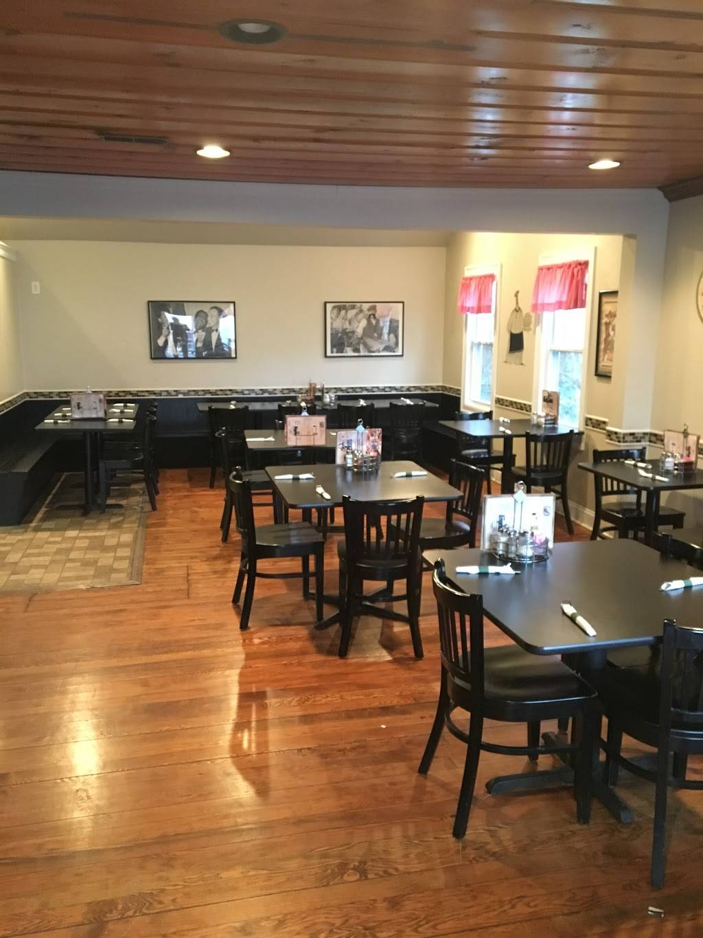 Angelos Pizzeria & Ice Cream | restaurant | 8162 Euclid Chardon Rd, Kirtland, OH 44094, USA | 4402564000 OR +1 440-256-4000