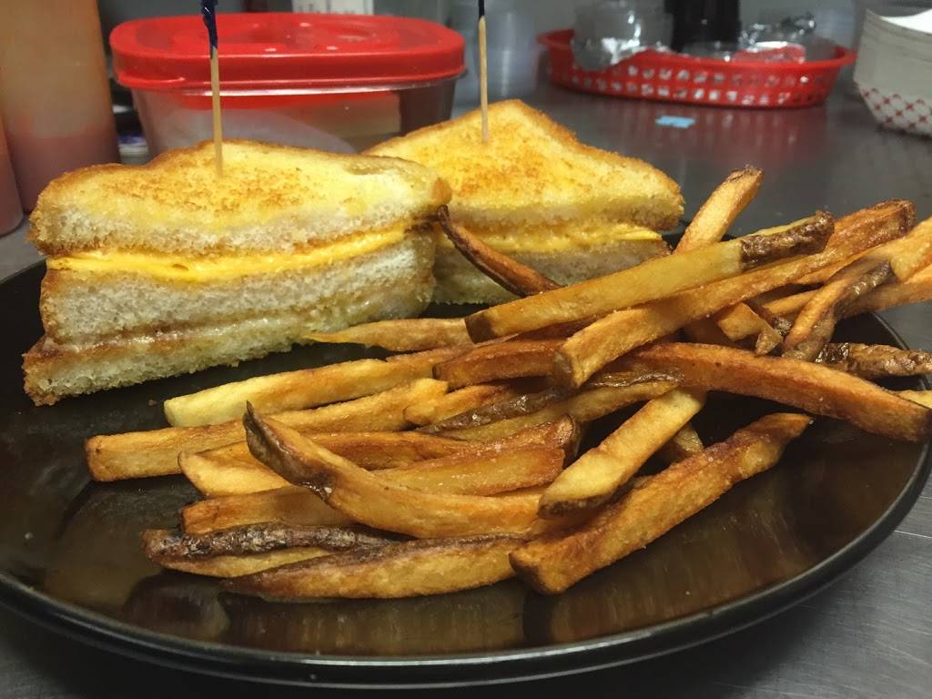 Valley Tavern Grille | restaurant | 5907 Canal Rd, Valley View, OH 44125, USA | 2165730952 OR +1 216-573-0952