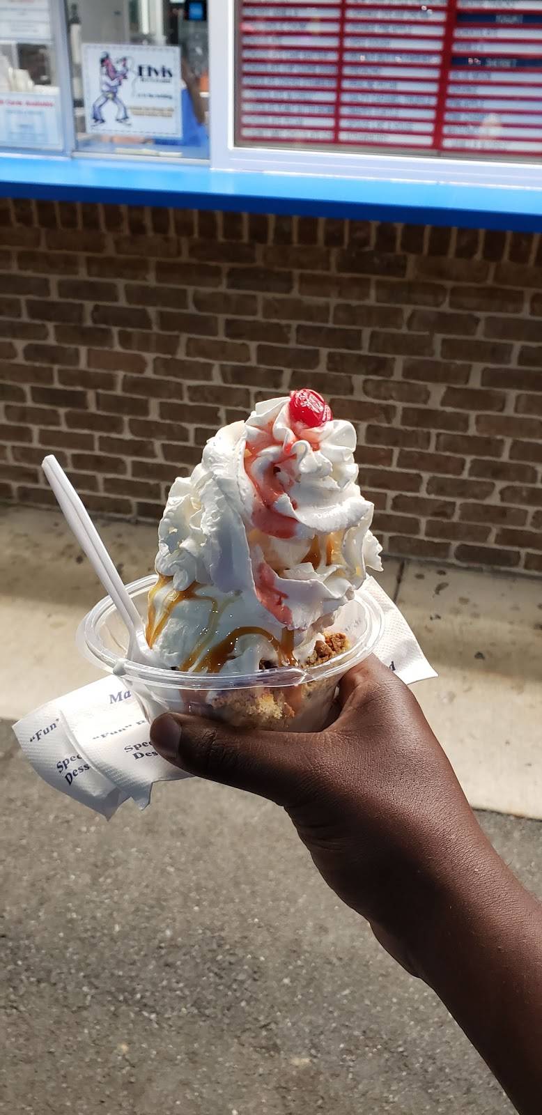 Handels Ice Cream | restaurant | 7086 Hwy 72 W, Huntsville, AL 35806, USA | 2565130080 OR +1 256-513-0080