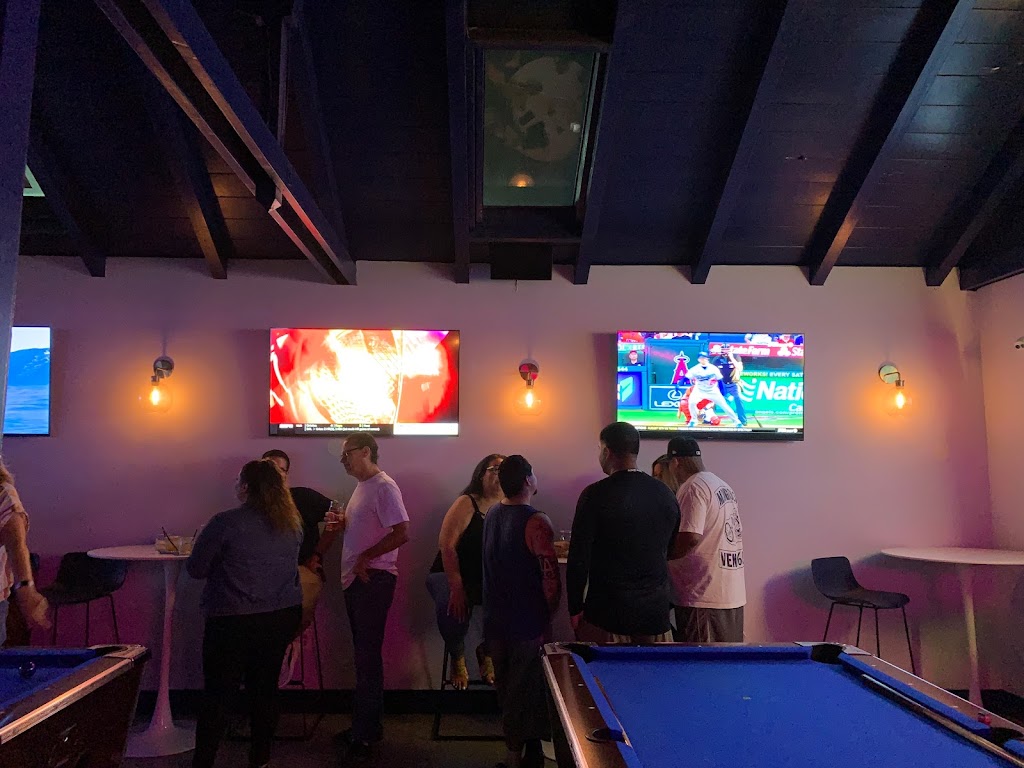 Parlor Bar | restaurant | 14226 Whittier Blvd, Whittier, CA 90605, USA | 5623601945 OR +1 562-360-1945