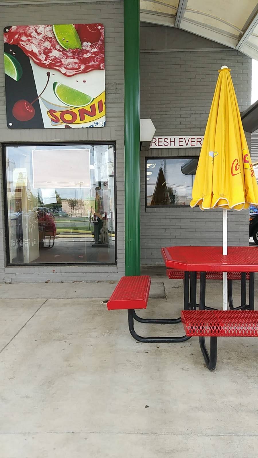 Sonic Drive-In | restaurant | 390 Stuart Rd NE, Cleveland, TN 37312, USA | 4235599944 OR +1 423-559-9944