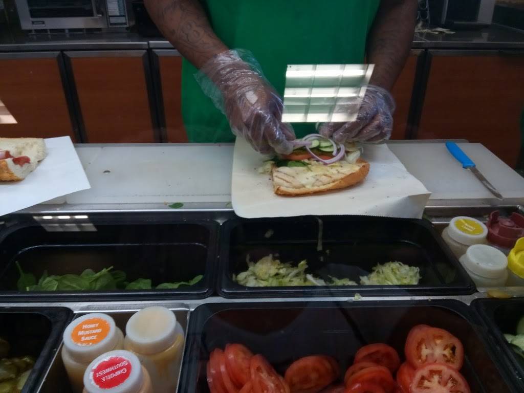 Subway | meal takeaway | 3250 N Campbell Ave Suite 100, Tucson, AZ 85719, USA | 5203253395 OR +1 520-325-3395