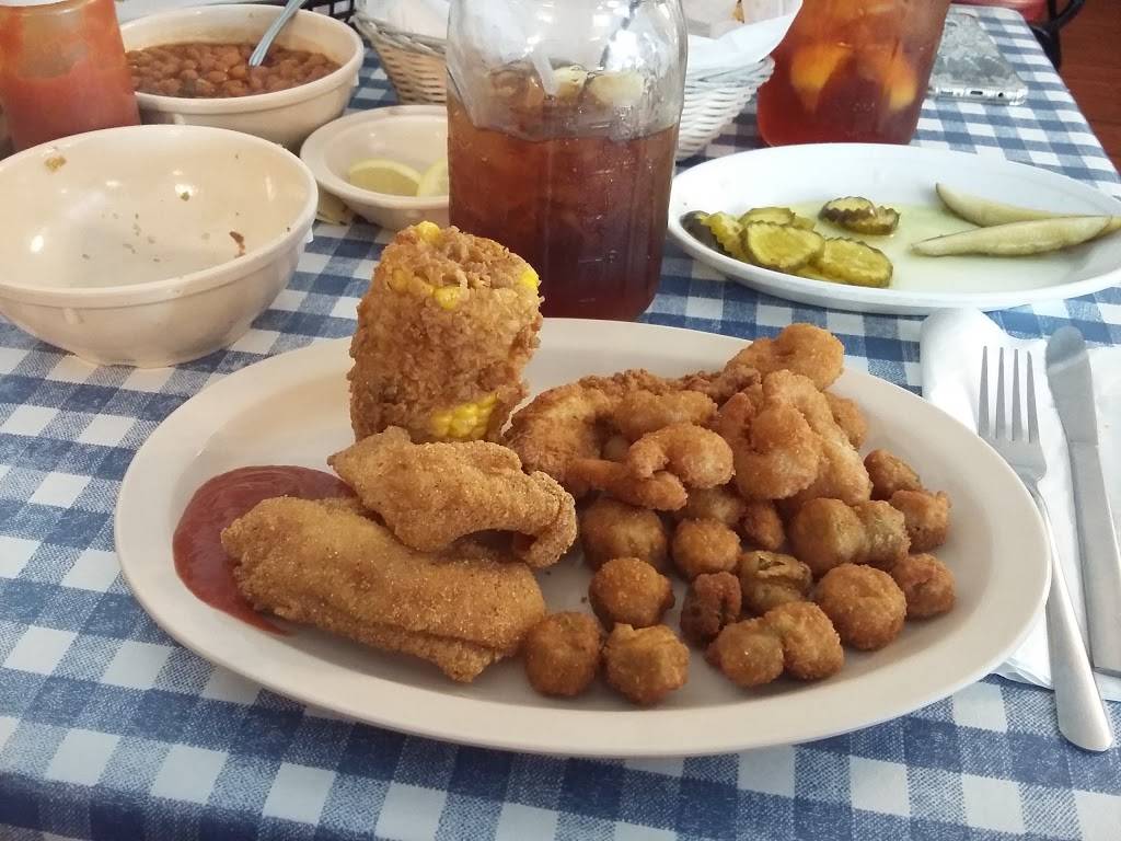 Catfish Kettle Restaurant | restaurant | 775 Weber Rd, Farmington, MO 63640, USA | 5737567305 OR +1 573-756-7305