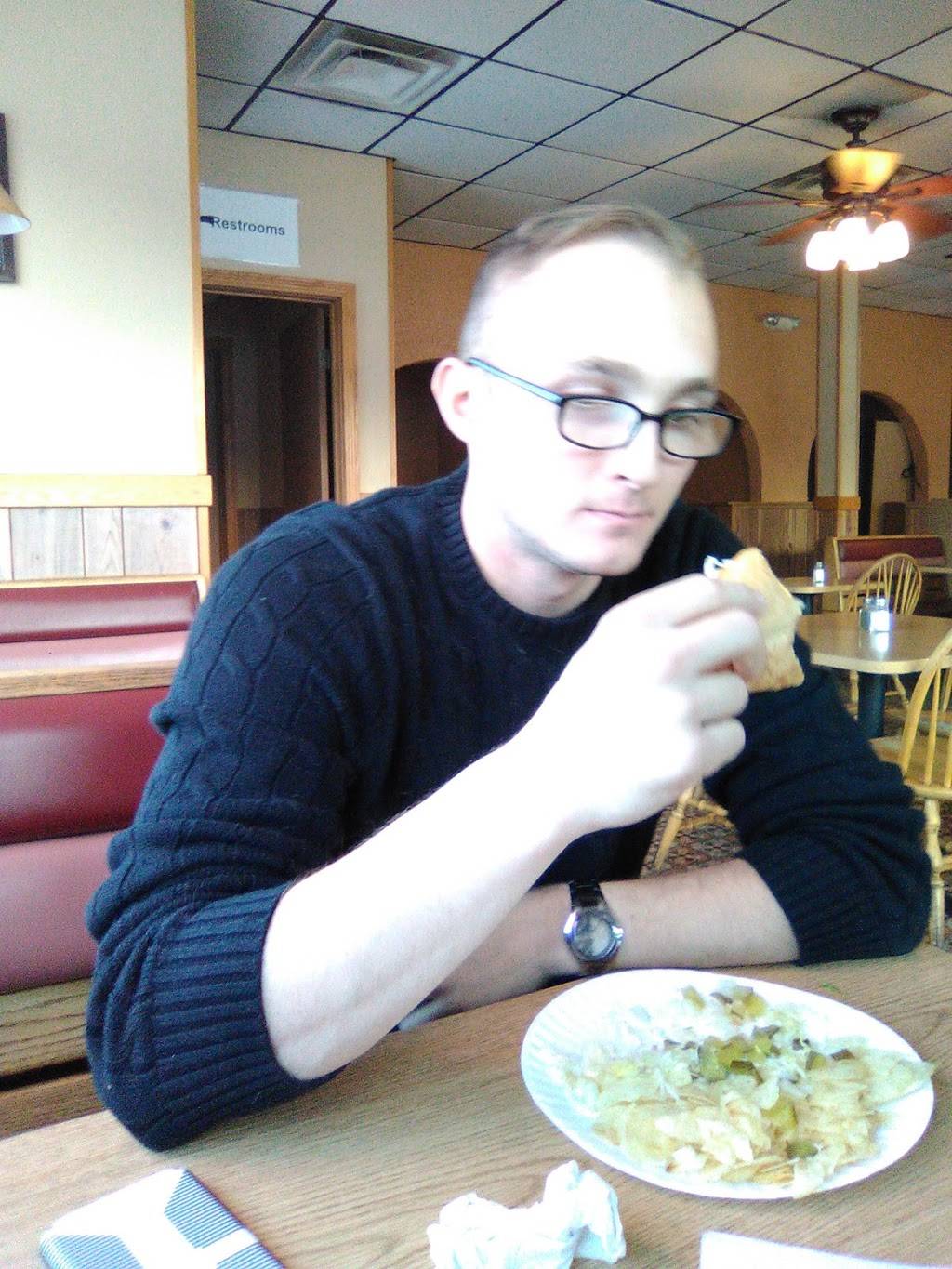 Gold House Pizza & Restaurant | restaurant | 30 Mechanic St, Berlin, NH 03570, USA | 6037522260 OR +1 603-752-2260