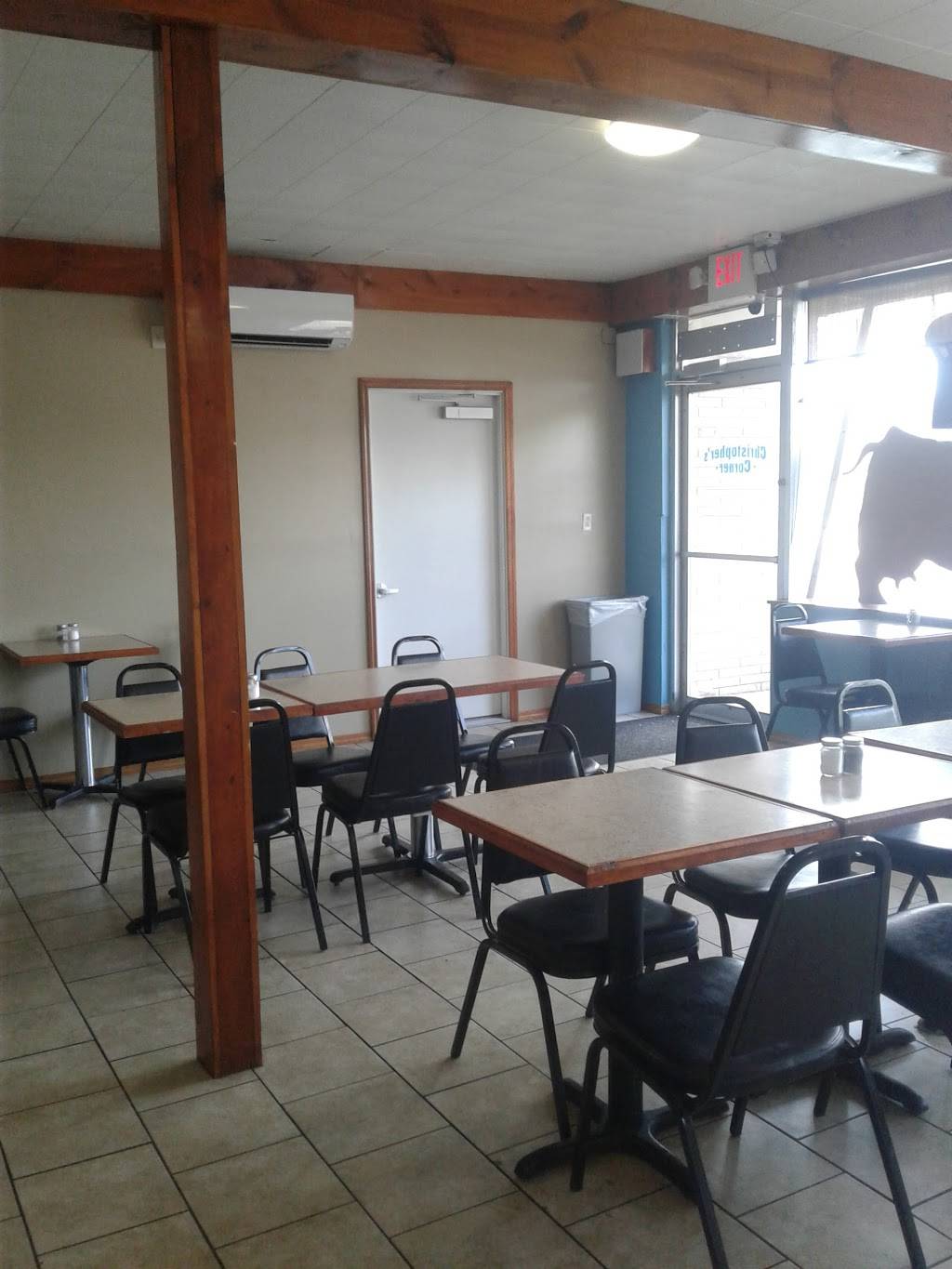 Christophers Corner | restaurant | 326 S 1st St, Pacific, MO 63069, USA | 6362577700 OR +1 636-257-7700