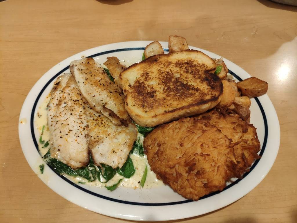 IHOP | restaurant | 2701 E Jefferson Ave, Detroit, MI 48207, USA | 3133937166 OR +1 313-393-7166