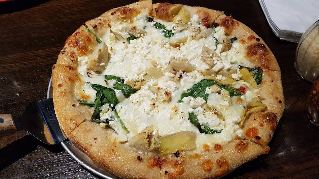 Tomato Bar Pizza Bakery | restaurant | 10547 Broadway, Crown Point, IN 46307, USA | 2193332178 OR +1 219-333-2178