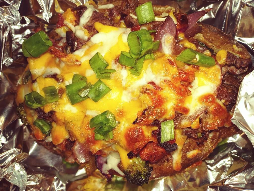 TreeTop Potatoes | restaurant | 1417 Damera, Beaumont, CA 92223, USA | 6465224586 OR +1 646-522-4586