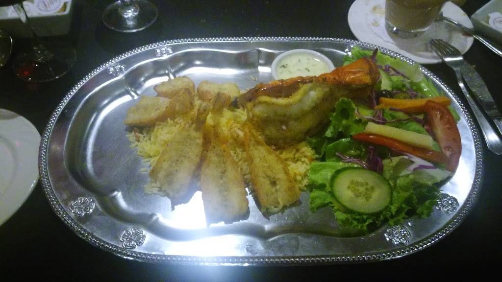 Di Carlo | restaurant | 28 Rue Dufferin, Granby, QC J2G 4W6, Canada | 4503750577 OR +1 450-375-0577