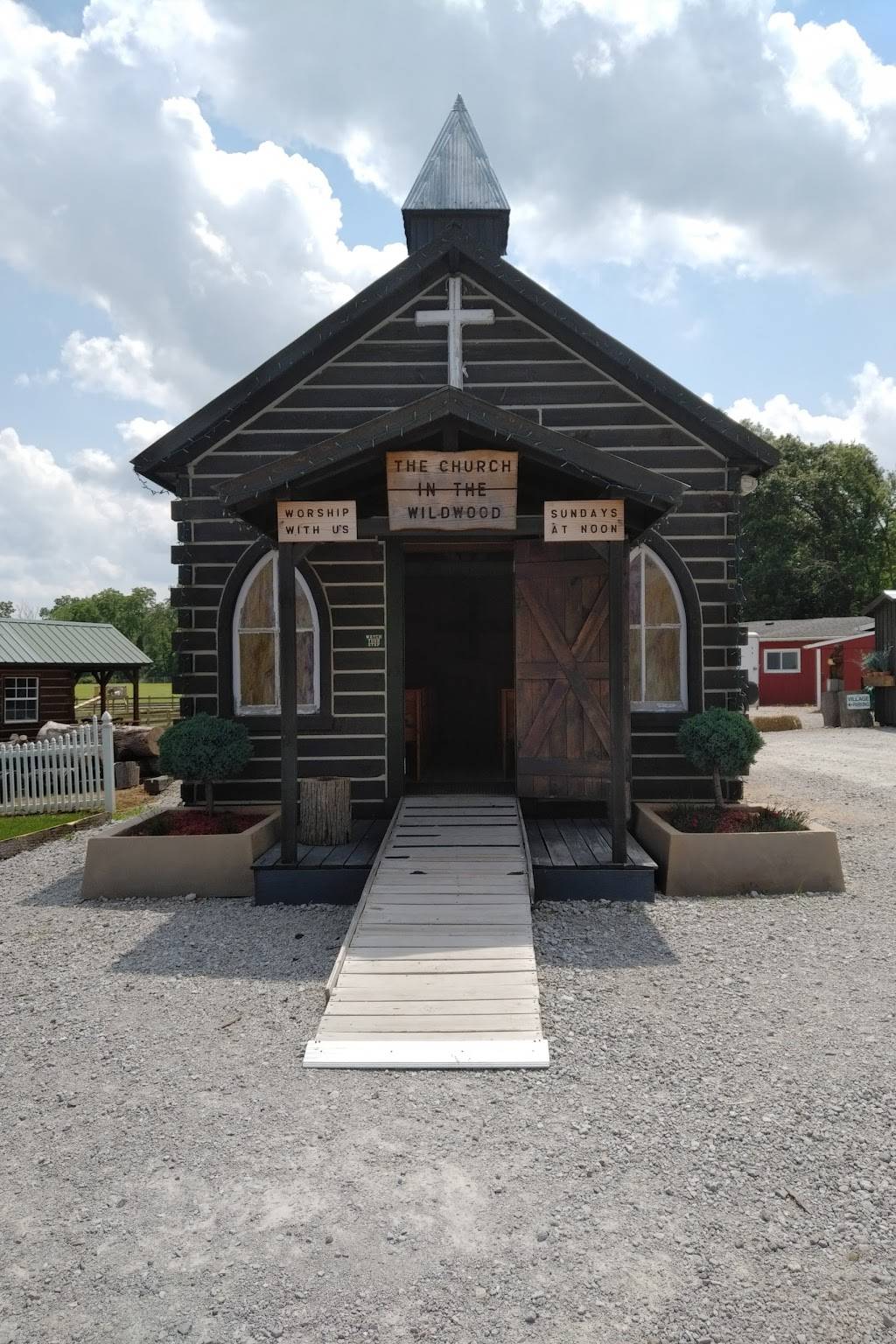 Moose Lake Christian Craft Village Inc. | restaurant | 11330 E 500 S, Laotto, IN 46763, USA | 2606372372 OR +1 260-637-2372