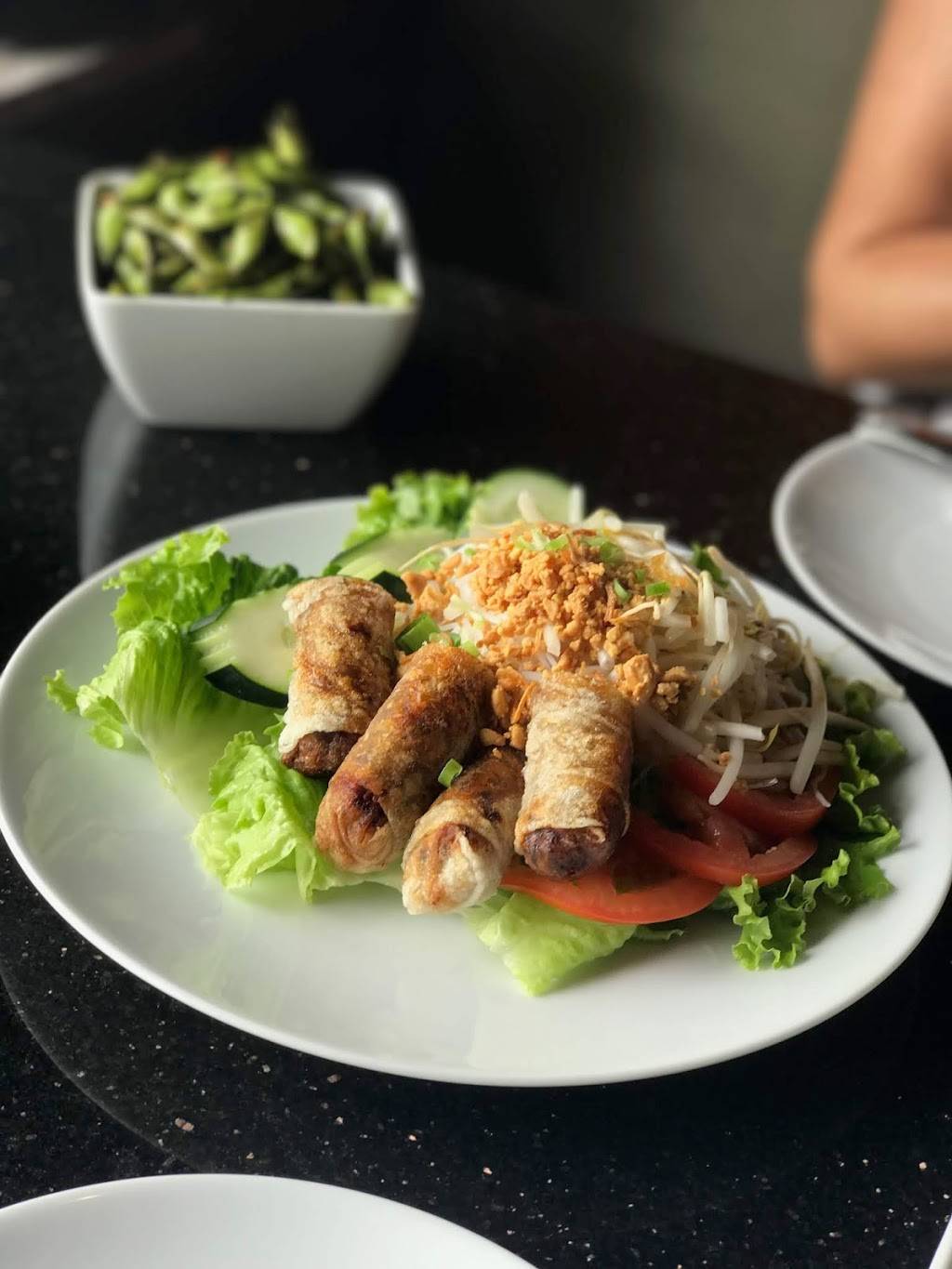 Pepper Asian Bistro | restaurant | 2831 E Colfax Ave, Denver, CO 80206, USA | 3033888377 OR +1 303-388-8377