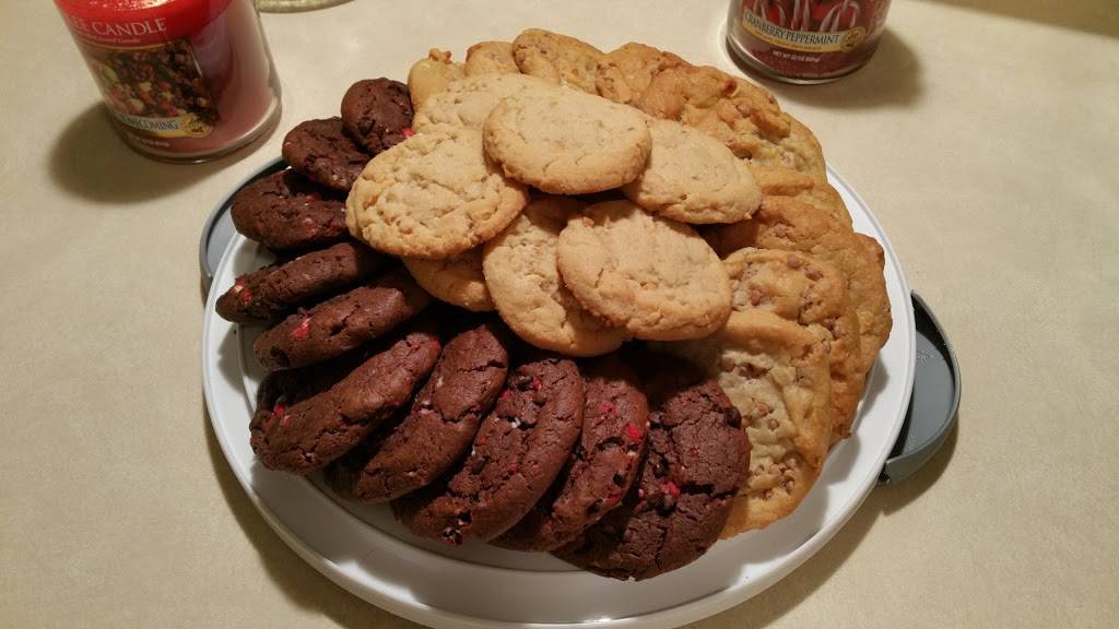 Servatii Pastry Shop 8 Mile | bakery | 8315 Beechmont Ave, Cincinnati, OH 45255, USA | 5134746840 OR +1 513-474-6840