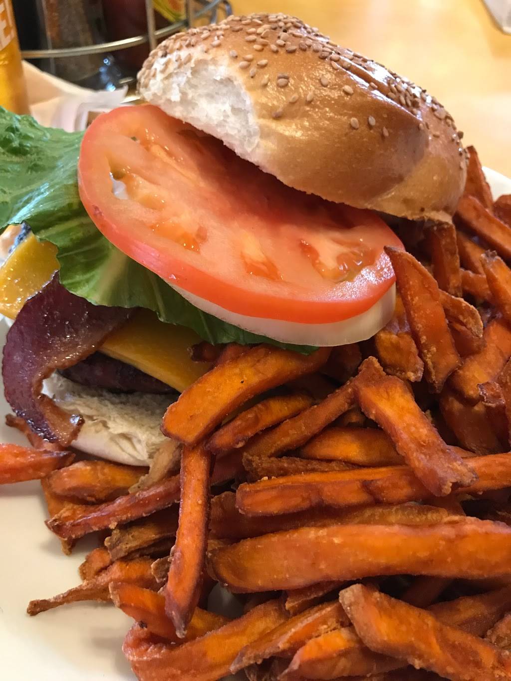 Holy Smoke | restaurant | 241 NY-6N, Mahopac, NY 10541, USA | 8456289795 OR +1 845-628-9795