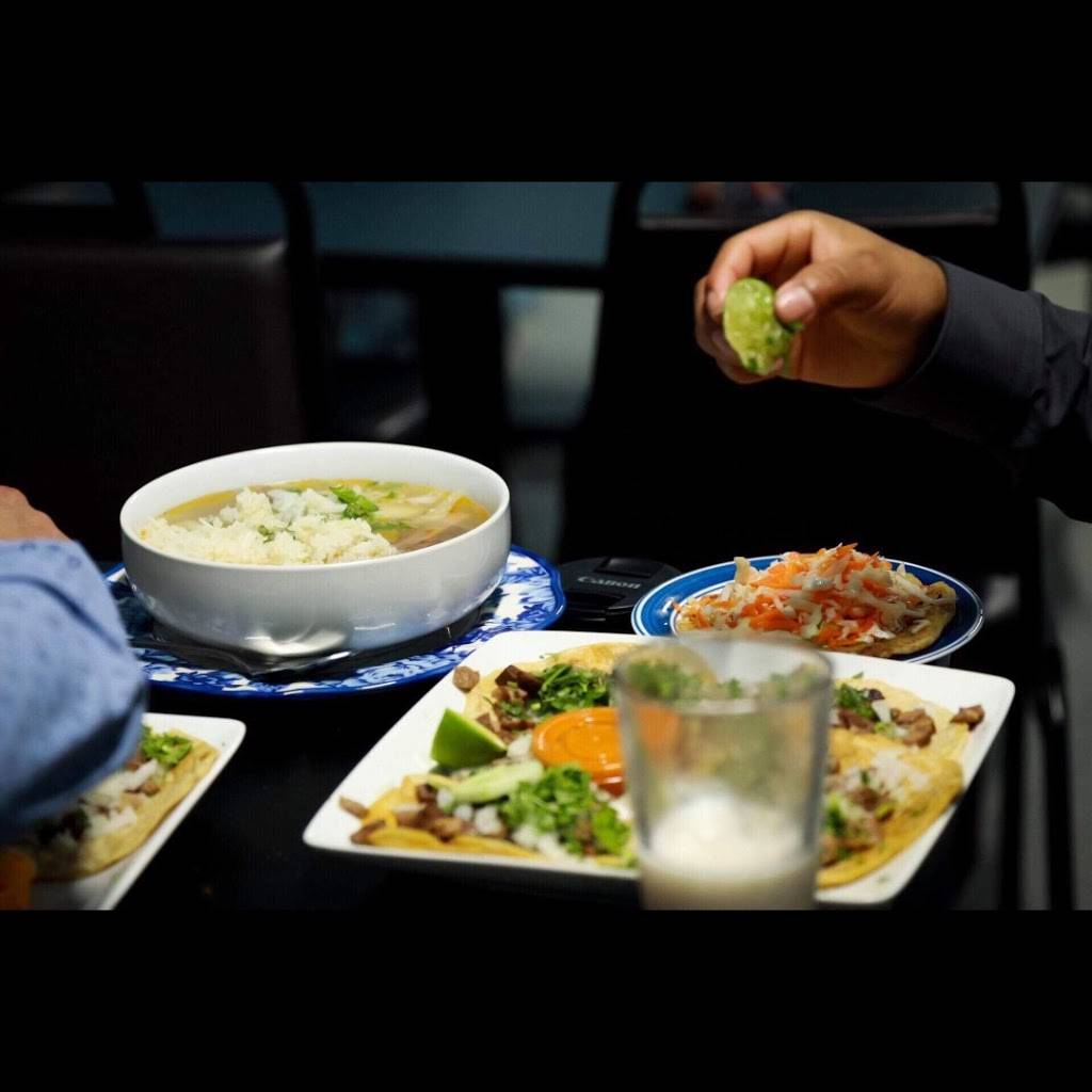 Taqueria Los Tres Hermanos | restaurant | 415 E High Ave, New Philadelphia, OH 44663, USA | 3304407298 OR +1 330-440-7298