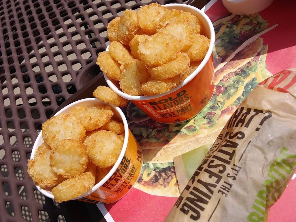 Taco Johns | restaurant | 2258 Flint Hill Dr, Dubuque, IA 52003, USA | 5635833642 OR +1 563-583-3642