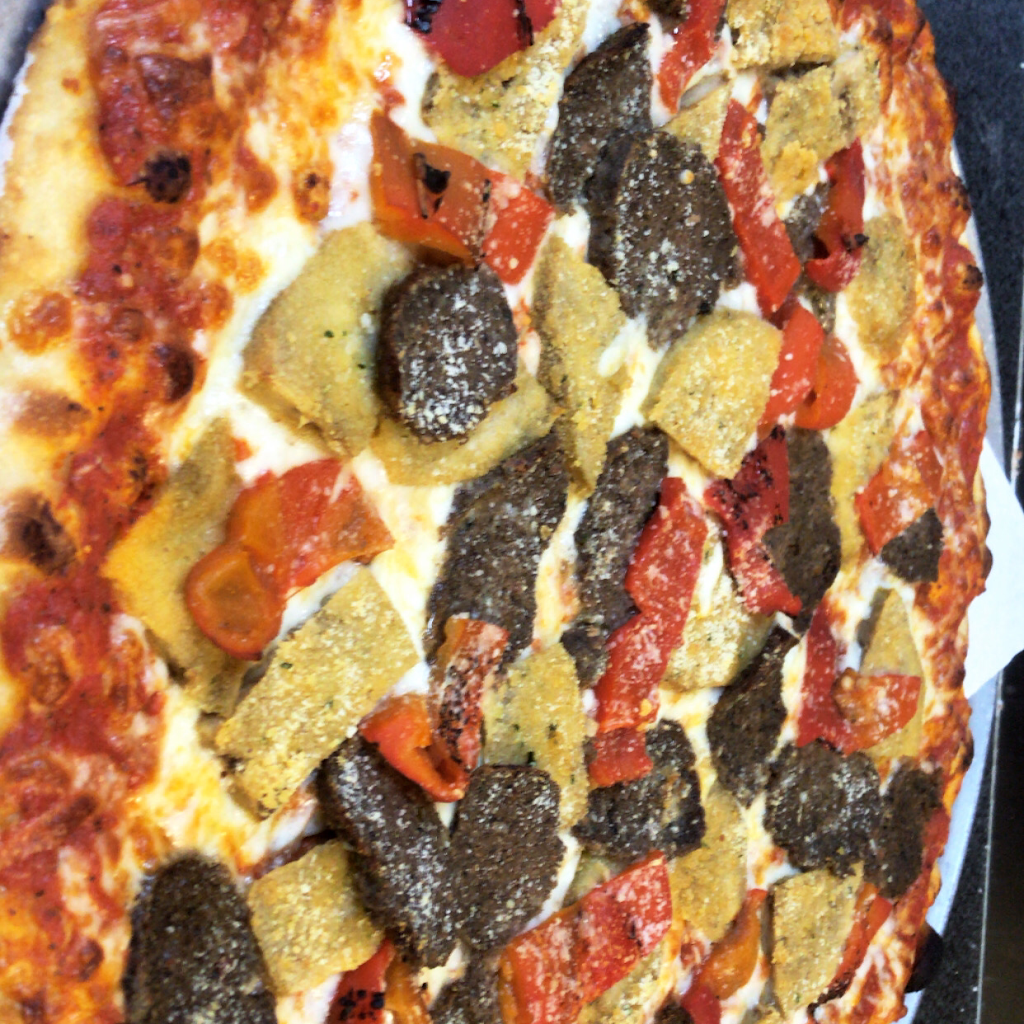 Family Mediterranean Pizza | meal takeaway | 45 York St, New Haven, CT 06511, USA | 2038650088 OR +1 203-865-0088