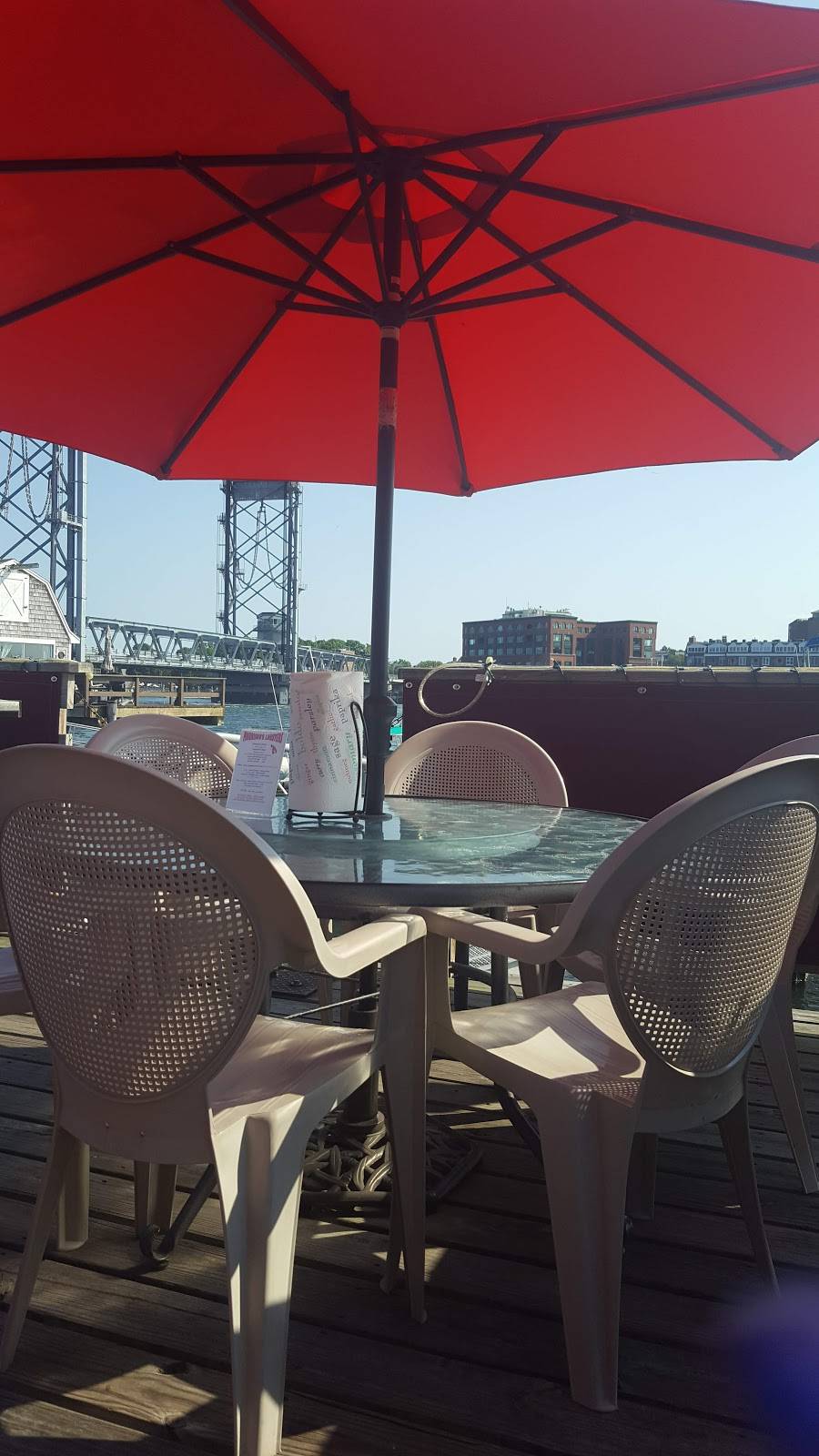 Morrisons Lobsters | restaurant | 11 Badgers Island W, Kittery, ME 03904, USA | 2074392501 OR +1 207-439-2501