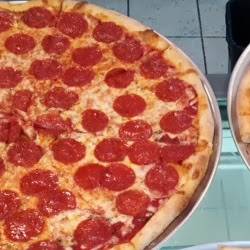 P & G Pizza and Deli | restaurant | 20 County Rd 39, Southampton, NY 11968, USA | 6313773909 OR +1 631-377-3909