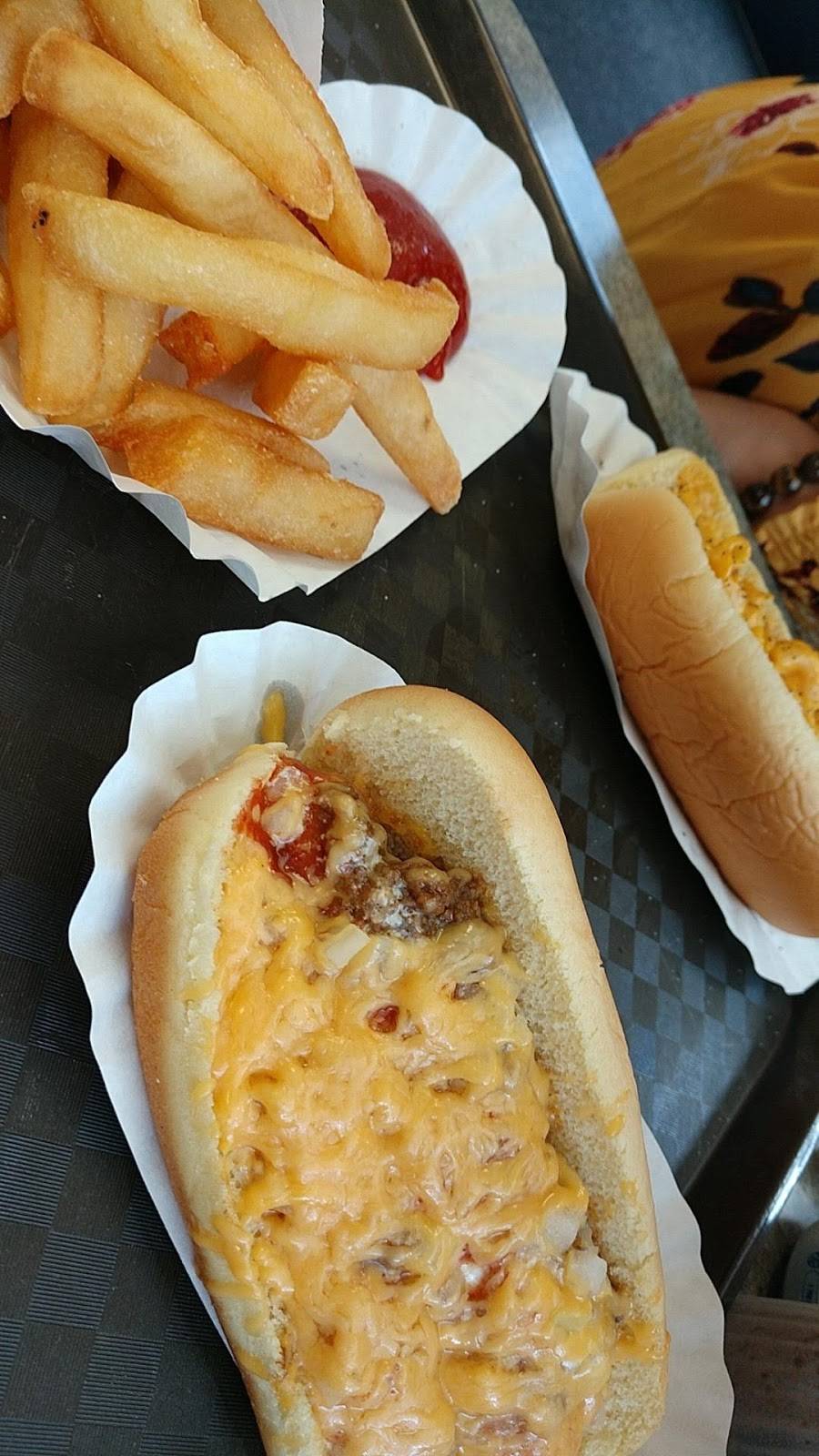 International Dog House | restaurant | 800 Lansing Ave #1, Jackson, MI 49202, USA | 5177831031 OR +1 517-783-1031