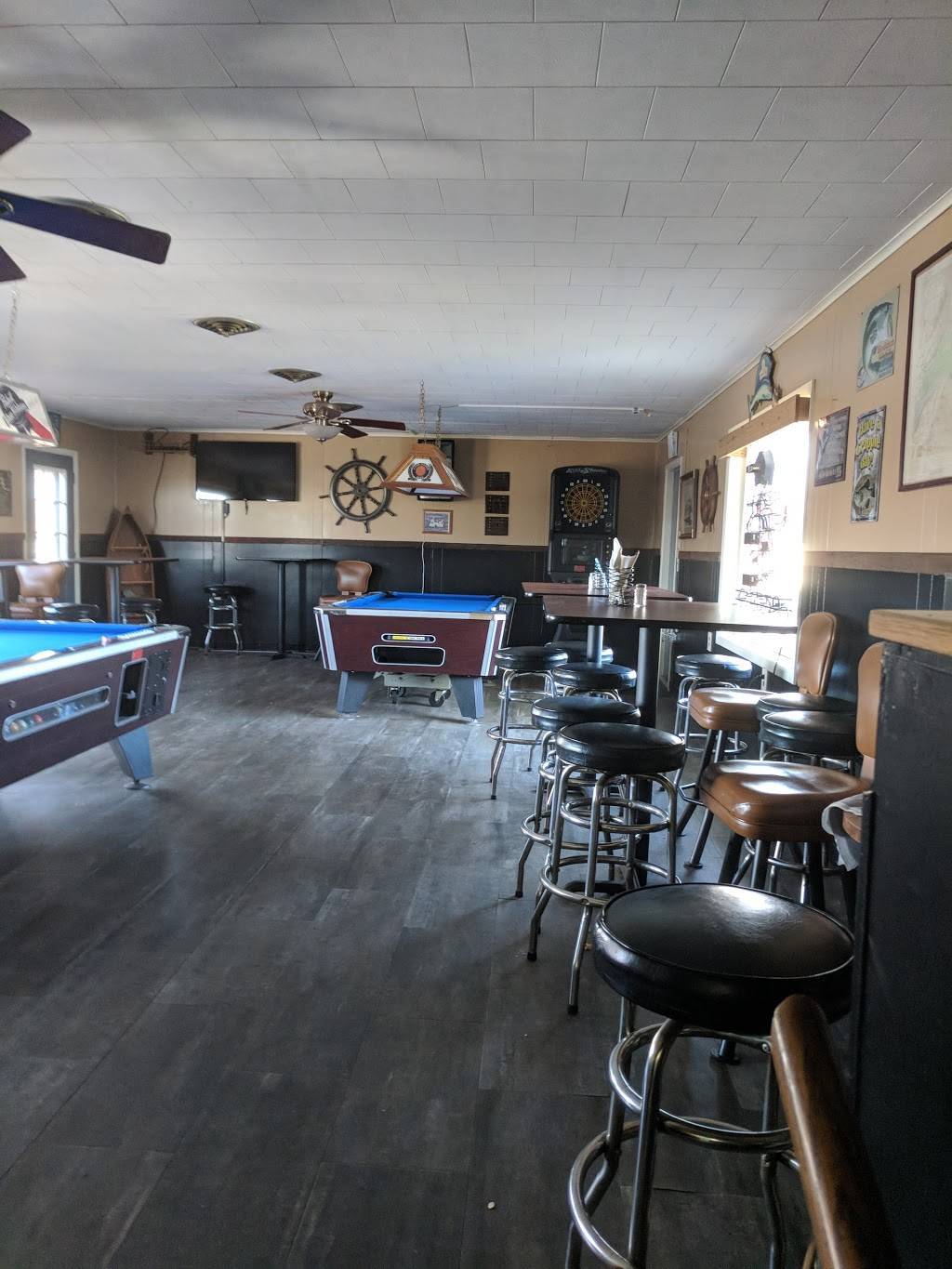 JPs Landing | restaurant | 102 N. Main Street, Albany, IL 61230, USA | 3098879850 OR +1 309-887-9850