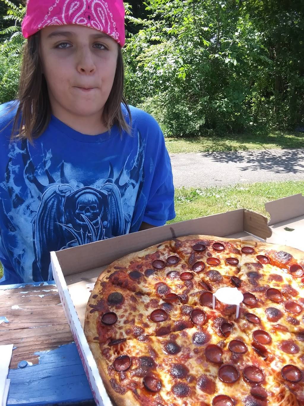 Pats Pizzeria | restaurant | 9542 Lake Shore Rd, Angola, NY 14006, USA | 7165496522 OR +1 716-549-6522