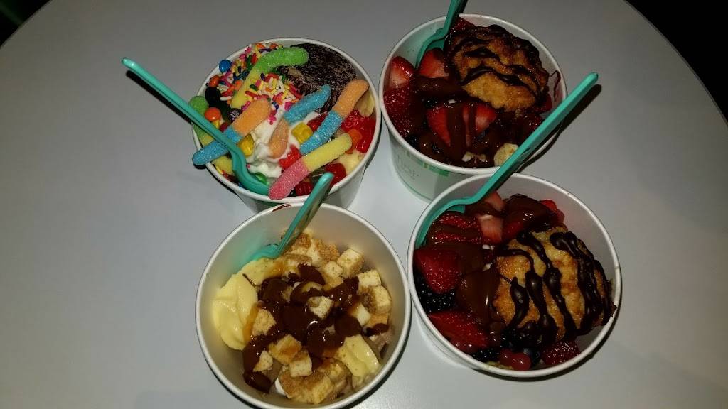 Yogurtini | restaurant | 2510 W Happy Valley Rd #1251, Phoenix, AZ 85085, USA | 6235801200 OR +1 623-580-1200
