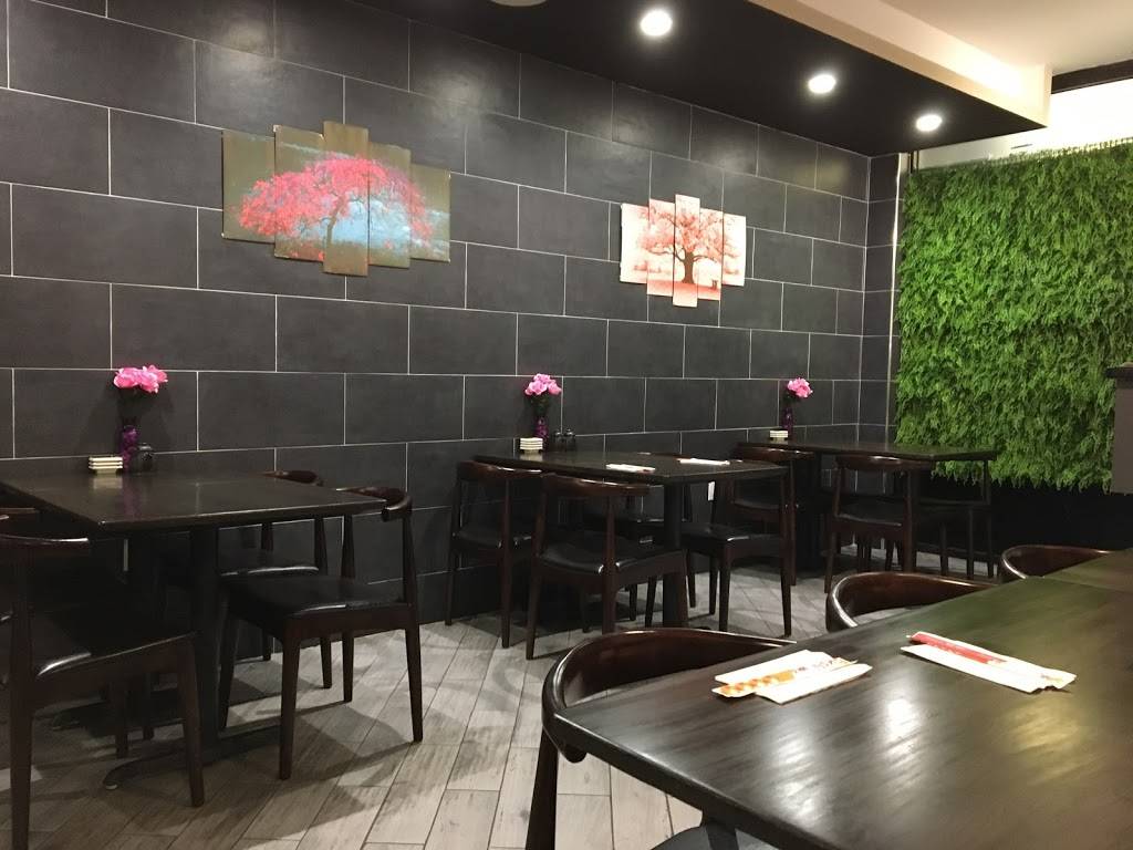 Sushi Me | restaurant | 14-18 150th St, Flushing, NY 11357, USA | 7183579999 OR +1 718-357-9999