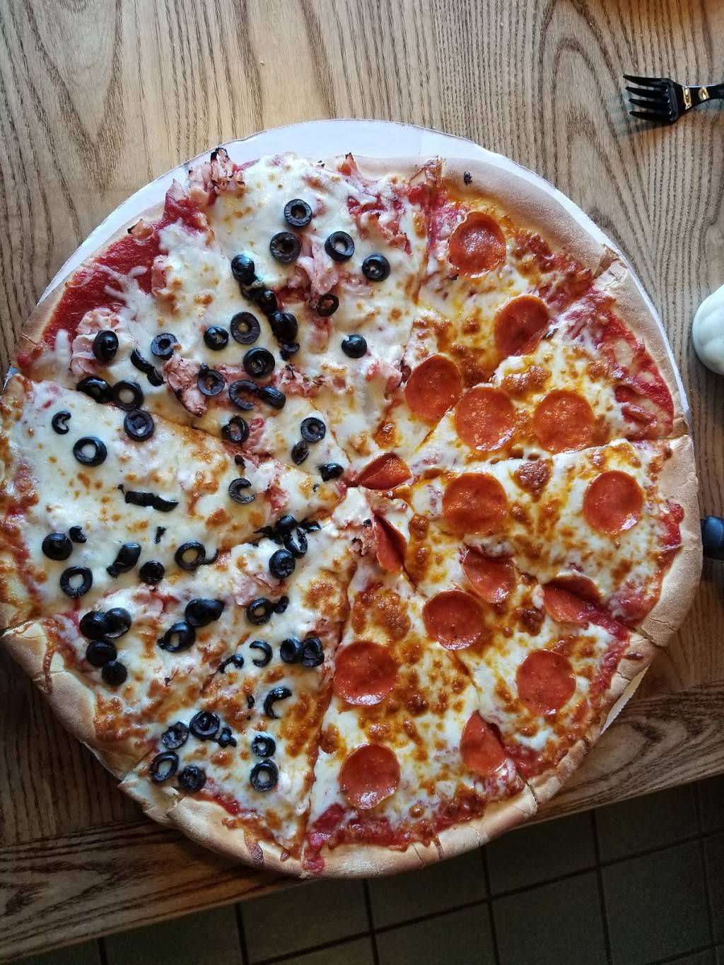Mancinos Grinders & Pizza | restaurant | 809 W Clairemont Ave, Eau Claire, WI 54701, USA | 7158354100 OR +1 715-835-4100
