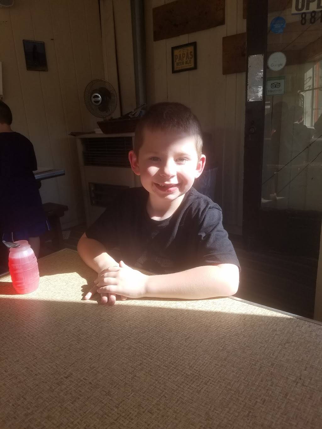 Papas Pizza | restaurant | 8812 Water St, Montague, MI 49437, USA | 2318932755 OR +1 231-893-2755