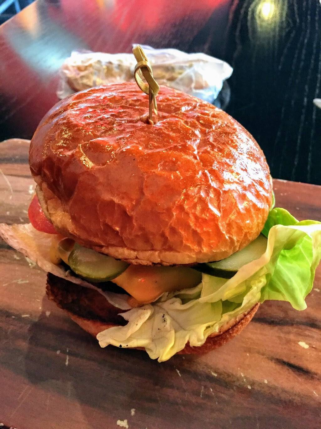 Flamme Burger Keystone | restaurant | 8487 Union Chapel Rd, Indianapolis, IN 46240, USA | 3174361929 OR +1 317-436-1929