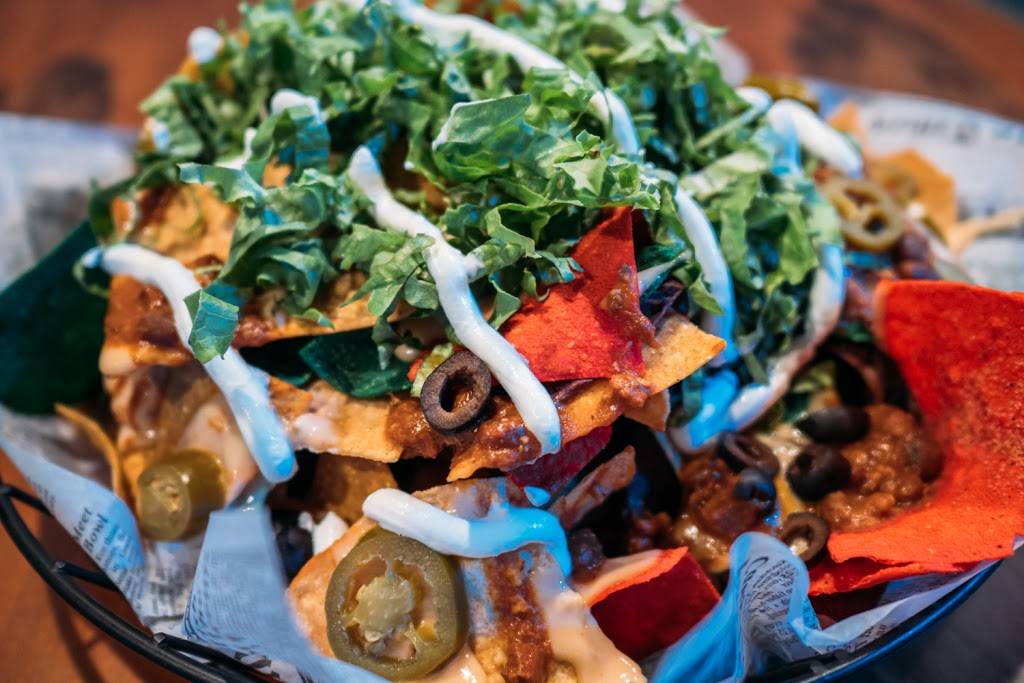 District Eat and Play | restaurant | 1395 Oviedo Mall Boulevard, Oviedo, FL 32765, USA | 4075423536 OR +1 407-542-3536