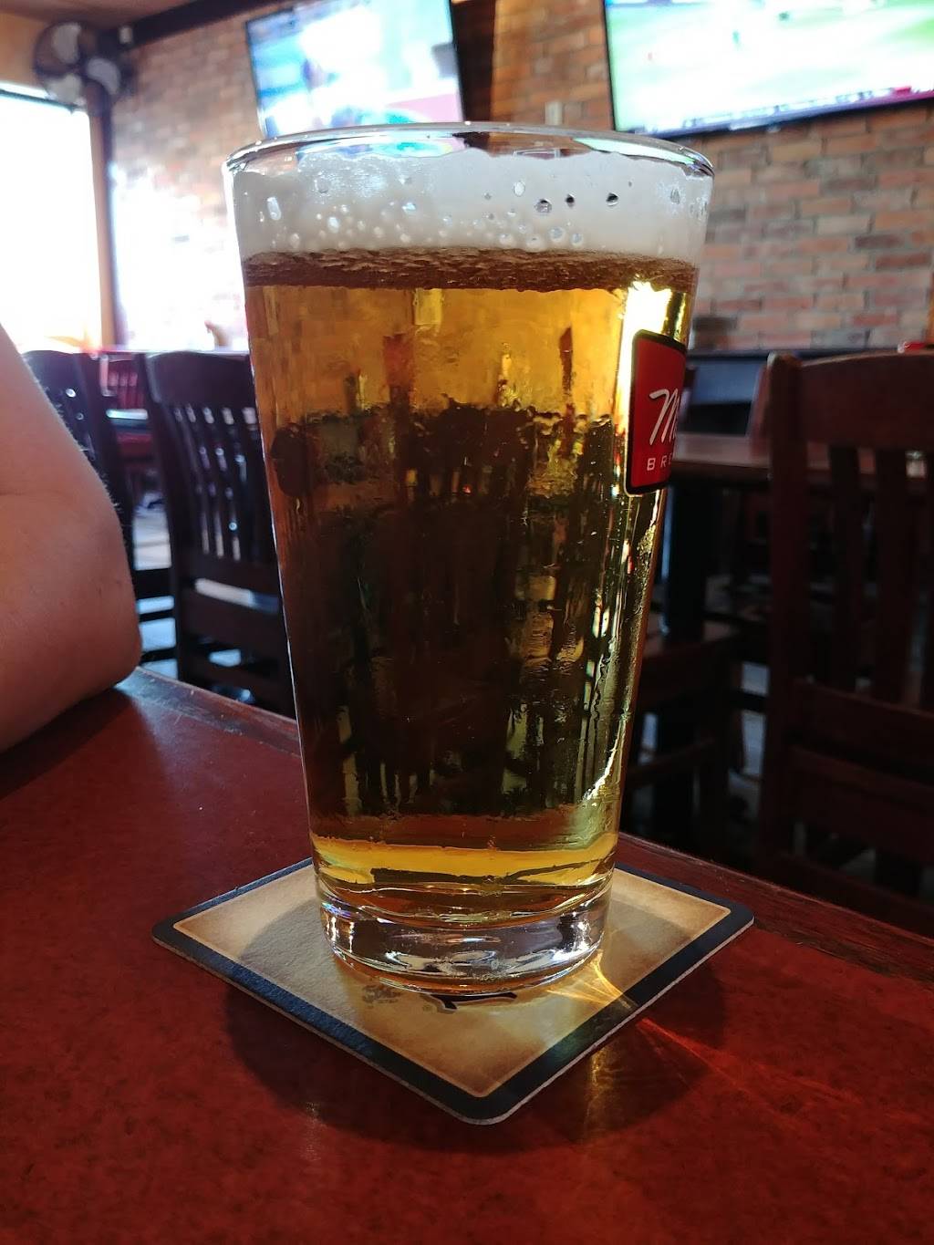 St. Louis Bar & Grill | restaurant | 17074 Leslie St Unit 1, Newmarket, ON L3Y 8V8, Canada | 9059534204 OR +1 905-953-4204