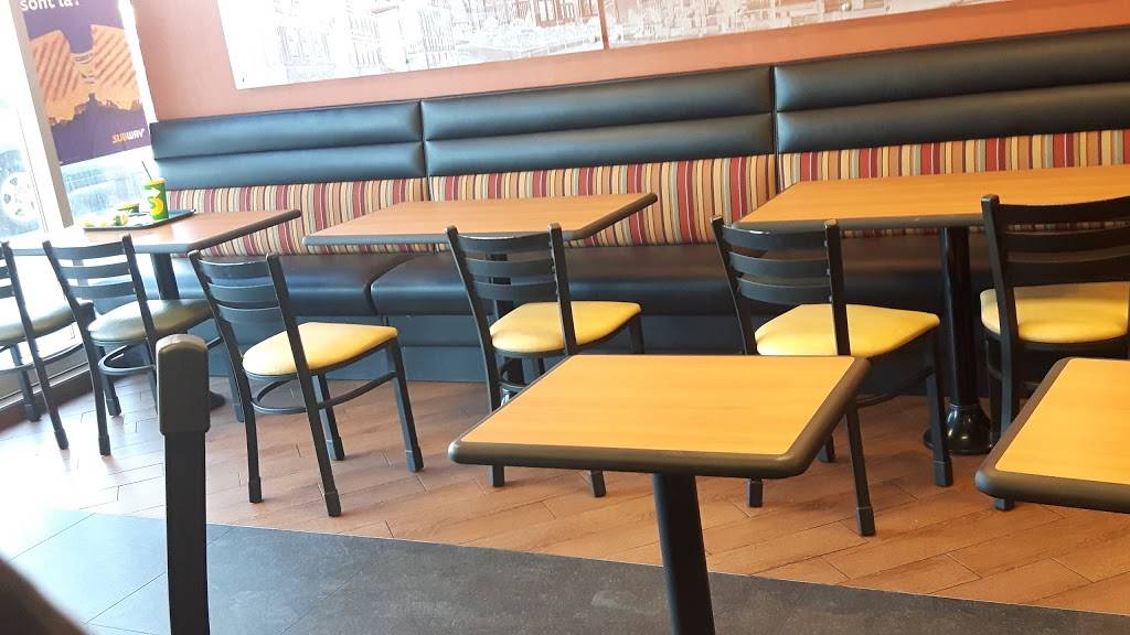 Subway | restaurant | 120 Boul Henri-Bourassa O, Montréal, QC H3L 1N1, Canada | 5143361585 OR +1 514-336-1585